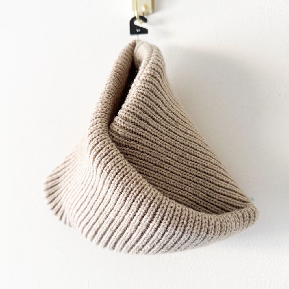 Zara Kids Beige Knit Cowl Scarf‎ Size Small for 1-6 years old.